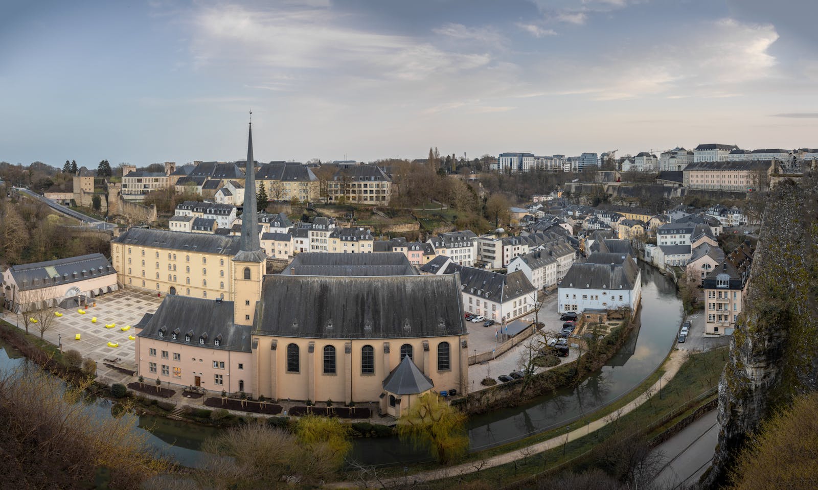 Vue panoramique de l'architecture de Luxembourg-Ville.